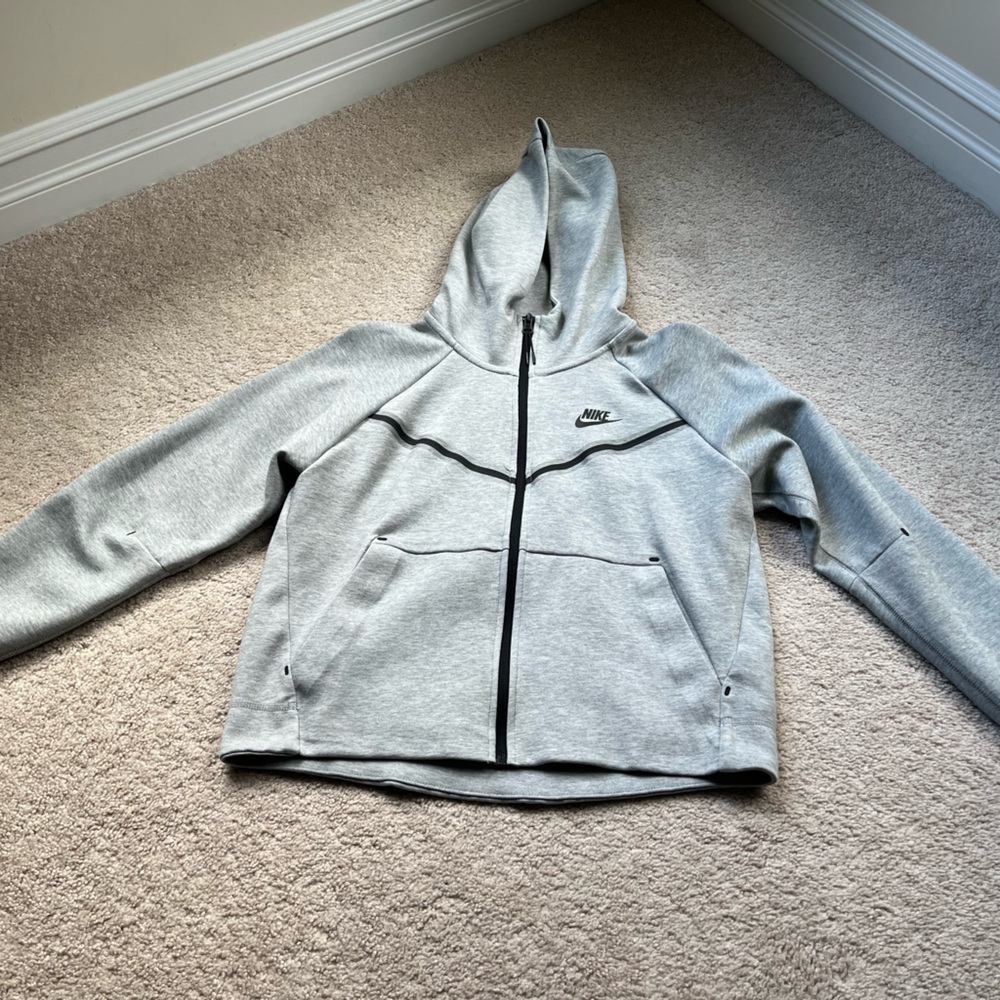 Nike tech grey women’s zip hoodie Small new w/o tags